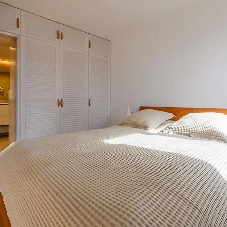 아파트 Muy Luminoso En Zona Tranquila 카다케스