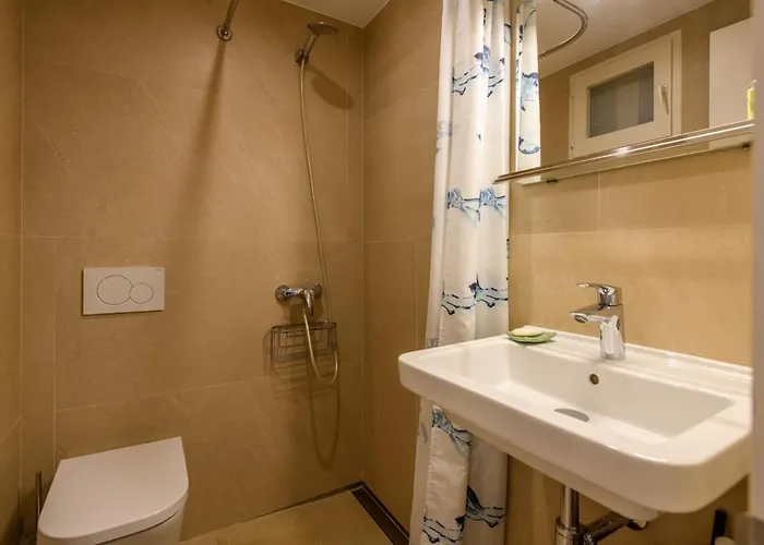 Muy Luminoso En Zona Tranquila Apartman